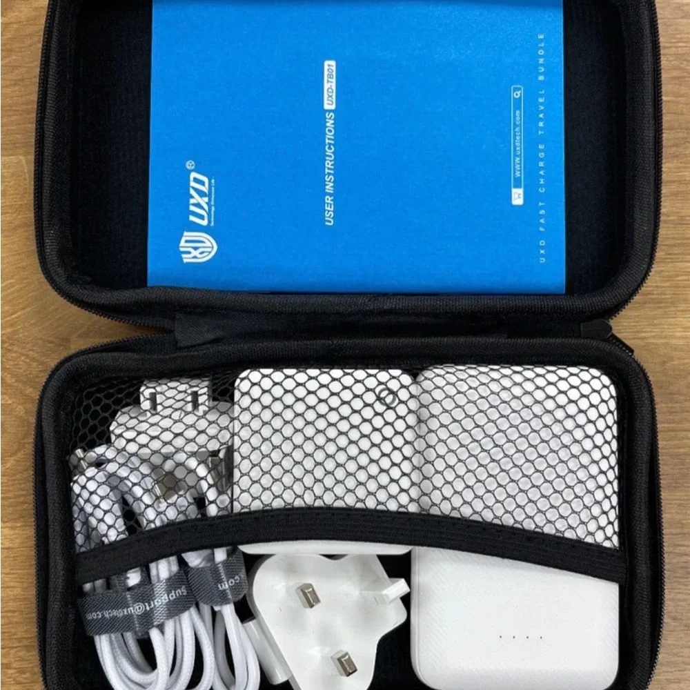 UXD Fast Charge Travel Bundle | USB-C to MFI Charger Set | Travel Case